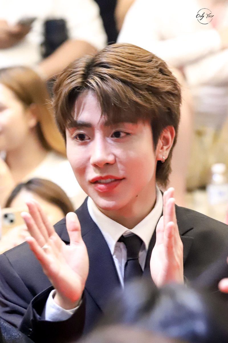 Only_YearPS tweet media