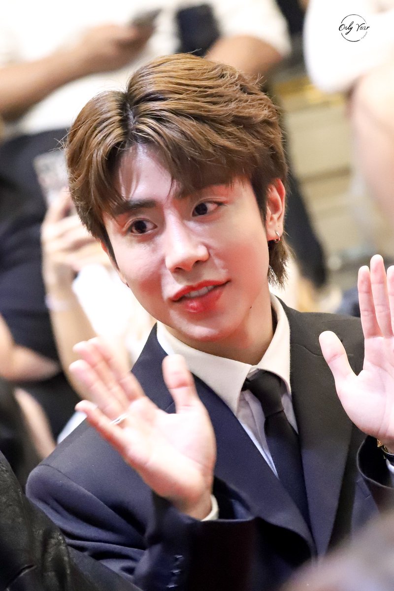 Only_YearPS tweet media