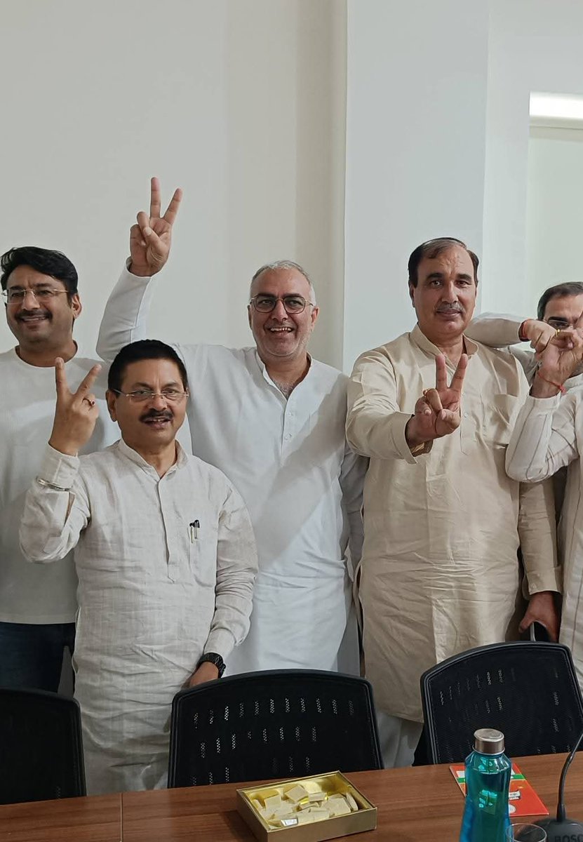 ranvirdhakabjp's tweet photo. संगठन को समर्पित वरिष्ठ नेता श्री संजय भाटिया जी को राज्यसभा प्रत्याशी घोषित किए जाने पर शीर्ष नेतृत्व का आभार । https://t.co/cnXa0m4V7k