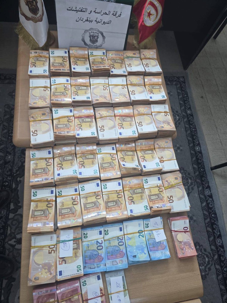 🛑🇹🇳 Ben Guerdane : plus de 600.000 € et 1 kg d’or découverts dans deux véhicules

Les services de la douane tunisienne ont annoncé lundi la saisie de 627.000 euros en devises étrangères ainsi que d’un lingot d’or d’environ un kilogramme, pour une valeur totale estimée à 2,6
