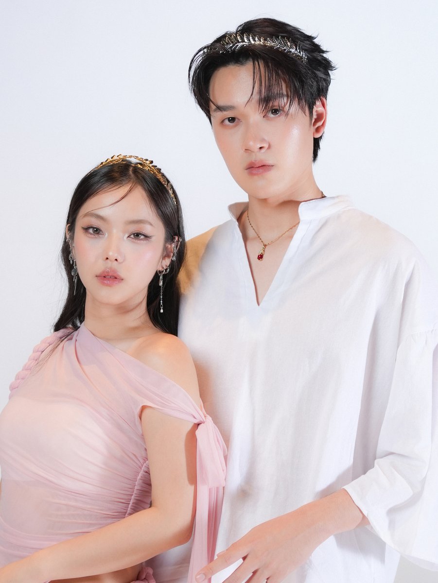 otpc_story's tweet image. “เธอมีเวทมนตร์หรือเปล่า” TEMI ชวน MONICA เสิร์ฟซิงเกิลหวานละมุน ชวนคนฟังตกหลุมรักตั้งแต่แรกสบตา

#เธอมีเวทมนตร์หรือเปล่า 
#TEMI #MONICA 
#kiddorecords

อ่านข่าวเพิ่มเติมได้ที่ web.facebook.com/OneTruthPressC…