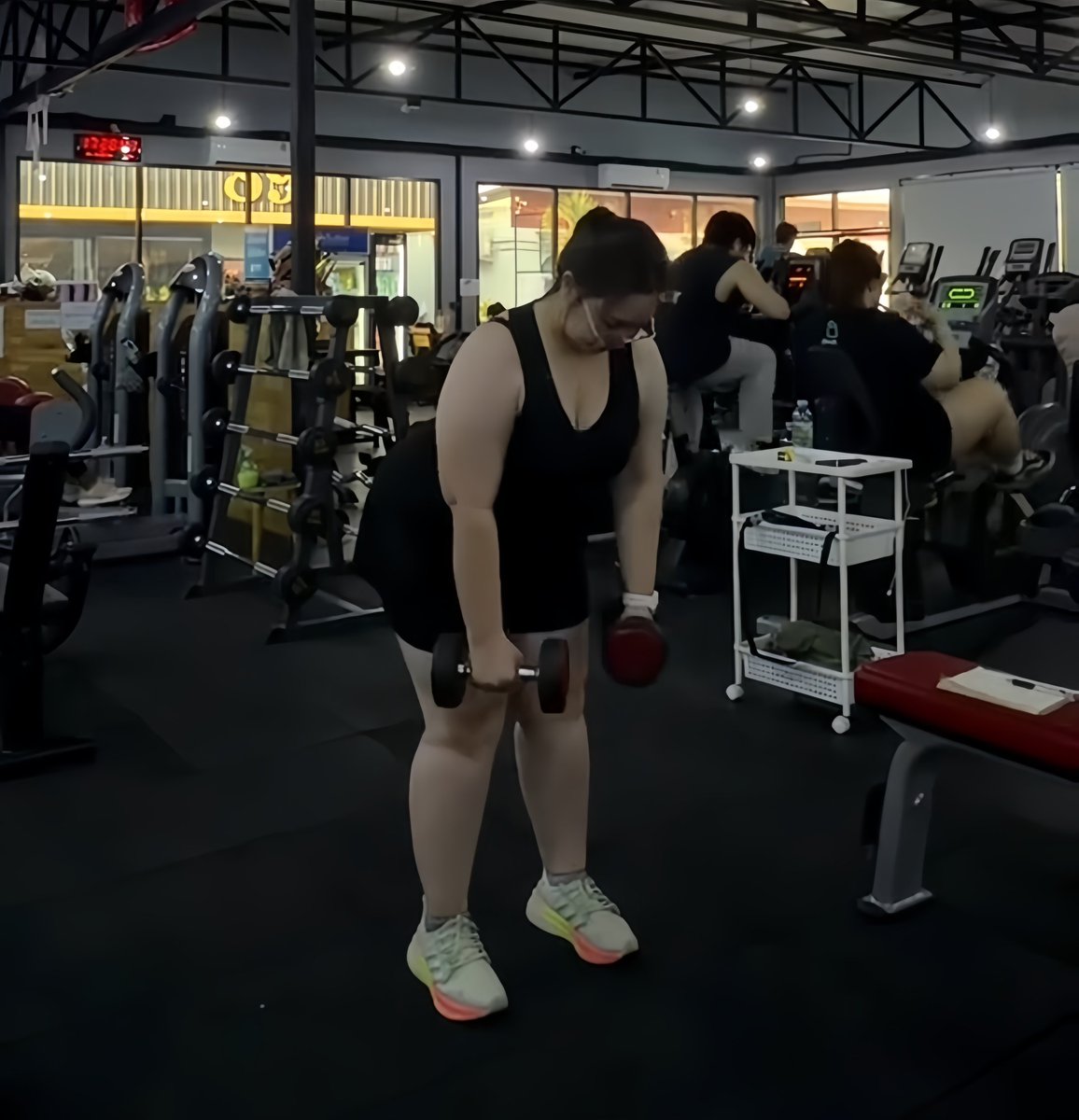 รวมพล คนน่าเย็ด tweet media