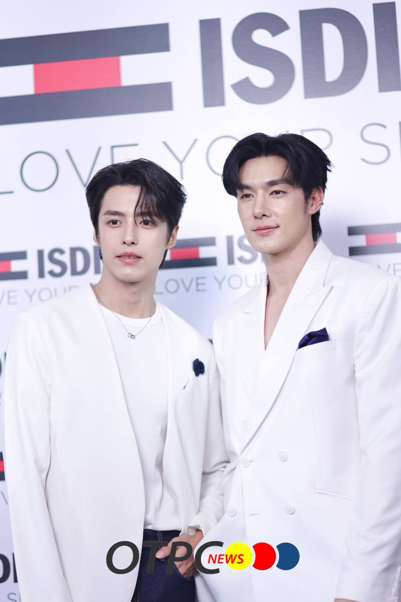 otpc_story's tweet photo. "ตี๋ บุญยเกียรติ"-"เฮง ทัตพงศ์" ร่วมงาน "HACK YOUR SKIN" ร่วมรับฟังและพูดคุยเรื่องราวนวัตกรรมและอัปเดตเทรนด์สกินแคร์ ปี 2026

#TeeBoonyakait #HengThatpong
#ISDIN #HackBeautyLab 
#HackYourSkin https://t.co/KDU0DaoqDB