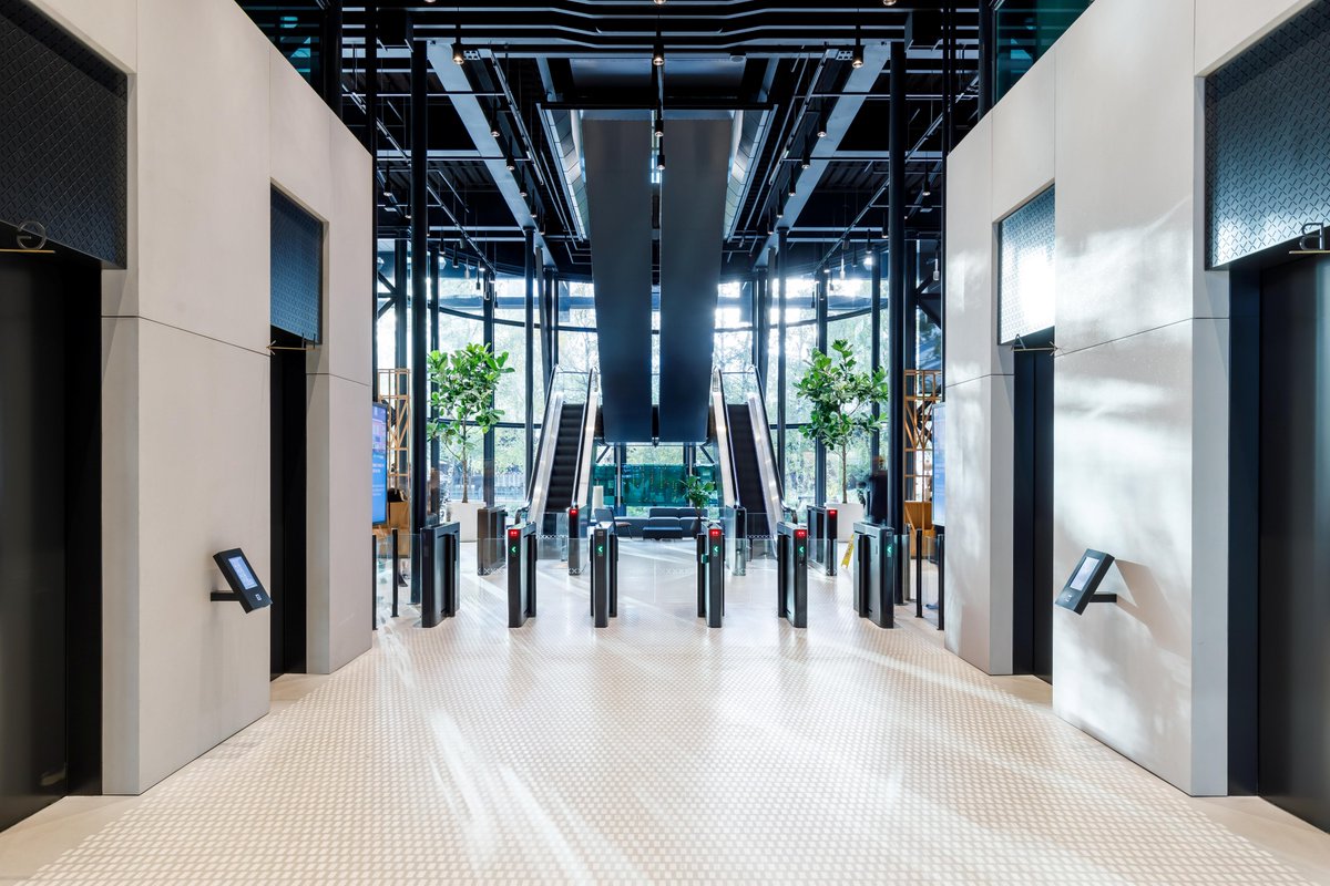 BoonEdamUK's tweet photo. Broadgate Exchange House, London.

Find out more about this project: https://t.co/FcOfSapjvL
Contact us: https://t.co/5a40QxEXAy

#BroadgateExchangeHouse #BoonEdam #London #RevolvingDoors #SpeedGates https://t.co/dbxxCE0rEN