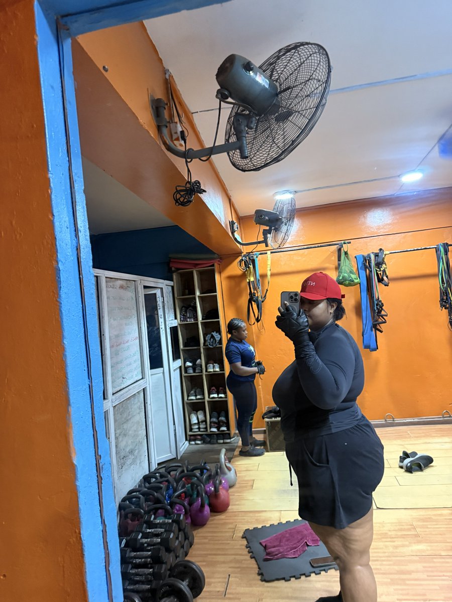adaezennaji_'s tweet photo. Suya is a big deal 😁🙊

Brands that actually have pretty merch >>>🙊🙊

Today’s gym sesh looked like this 🥰
@SuyaTown love your merch down!! https://t.co/WA8YdjTI1O
