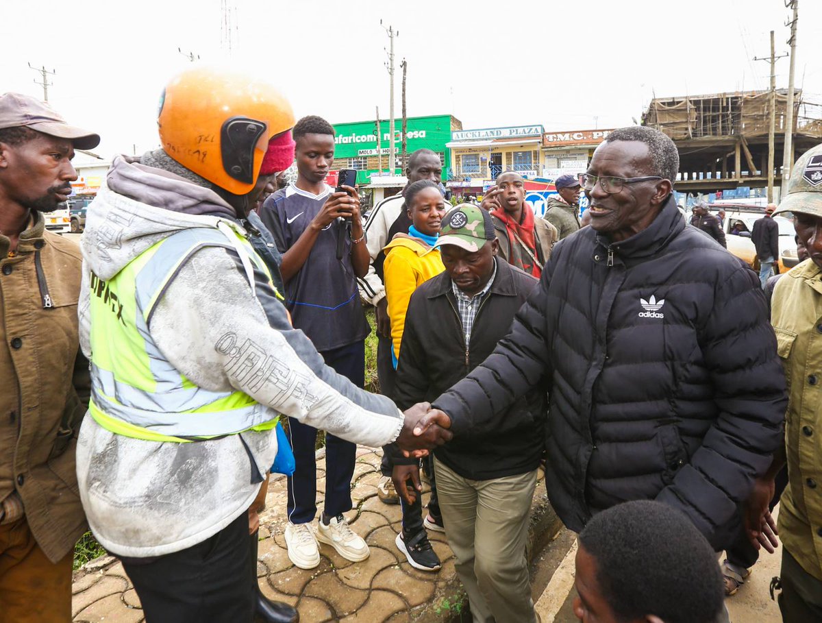 My President Engaging the people in Molo town, urging them to register as voters.

Dk Mkatiba Maraga has proven to be the right choice. 
#UkatibaCaravan 
#UkatibaNdioTiba
#MaragaThe6th