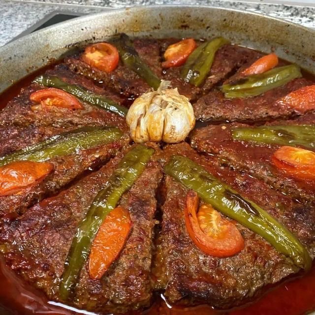 0afitab's tweet photo. Habibe sultan’la evlenirsen https://t.co/B70jl5Zk8h