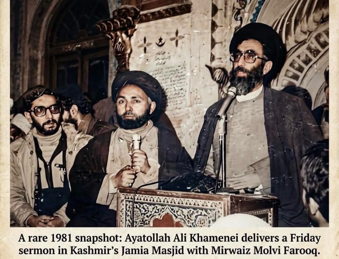aliahsuali's tweet photo. A rare 1981 snapshot: Ayatollah Ali Khamenei delivers a Friday sermon in Kashmir's Jamia Masjid with Mirwaiz Molvi Farooq. https://t.co/rqADzKNmB6