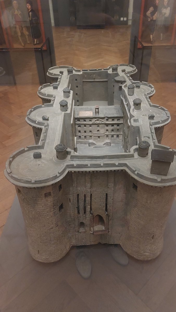 RachelMonnat's tweet photo. Savez-vous que "notre" Bastille est au Musée d'Histoire de Berne? 
Je suis tombée sur cette maquette... chaque département français a reçu une Bastille durant la Révolution française... et celle-ci est celle du canton du Jura, c'est-à-dire celle du Département du Mont-Terrible! https://t.co/WxaR89tC59