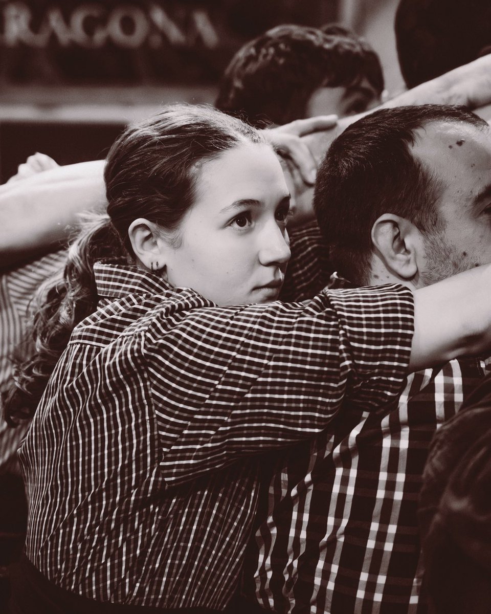 Torna el soroll al pati.
Torna la il·lusió.
Torna la força del matalàs.

TORNEN ELS ASSAJOS!
TORNEN ELS CASTELLS!

🗓️ AVUI!
📍 Pati del Pou
🕤 20:30 h

HOLA TEMPORADA 2026 👋🏽

#matalasserament #xiquetsdetarragona #castells #xdt