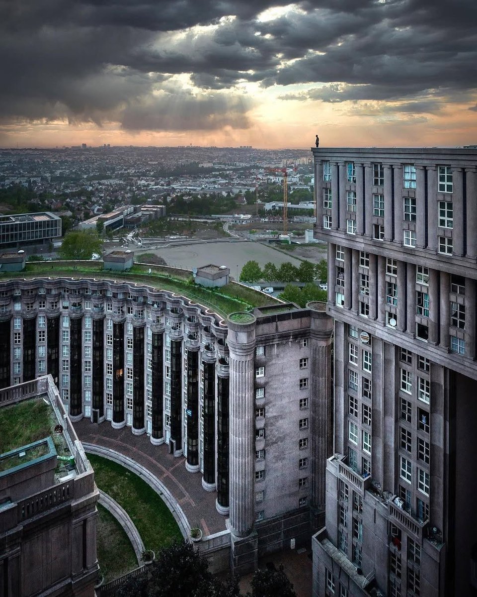 Dee_Floki's tweet photo. Les Espaces d’Abraxas, Noisy-le-Grand, France. https://t.co/n76SHru8vq