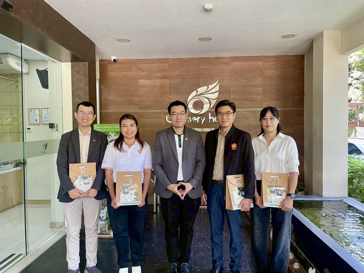 [อุดช่องว่างระบบดูแลผู้ป่วยติดบ้านติดเตียง ให้รัฐ–เอกชนทำงานร่วมกันได้จริง]
.
ผมได้เข้าร่วมหารือเรื่องการพัฒนาระบบการดูแลระยะยาว (Long-term care) และการดูแลแบบประคับประคอง (Palliative care) ร่วมกันระหว่างภาครัฐและเอกชน กับ นพ.เก่งพงศ์ ตั้งอรุณสันติ