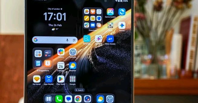 Honor Magic V6 sets new foldable records at MWC

Foldable fans asking “What is the first IP69 foldable phone?” or “Which foldable has the biggest battery in 2026?” now have a clear answer.

DETAILS: semasocial.com/blog/honor-mag…