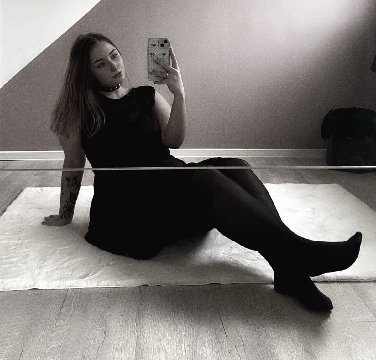 DarkGoddessAnna's tweet photo. Guten Morgen, Loserchen. Ich will dein Konto Rot sehen und dein Hirn ficken bis du darum bettelst ins Minus getrieben zu werden..😈 https://t.co/KIGTNXvAk0