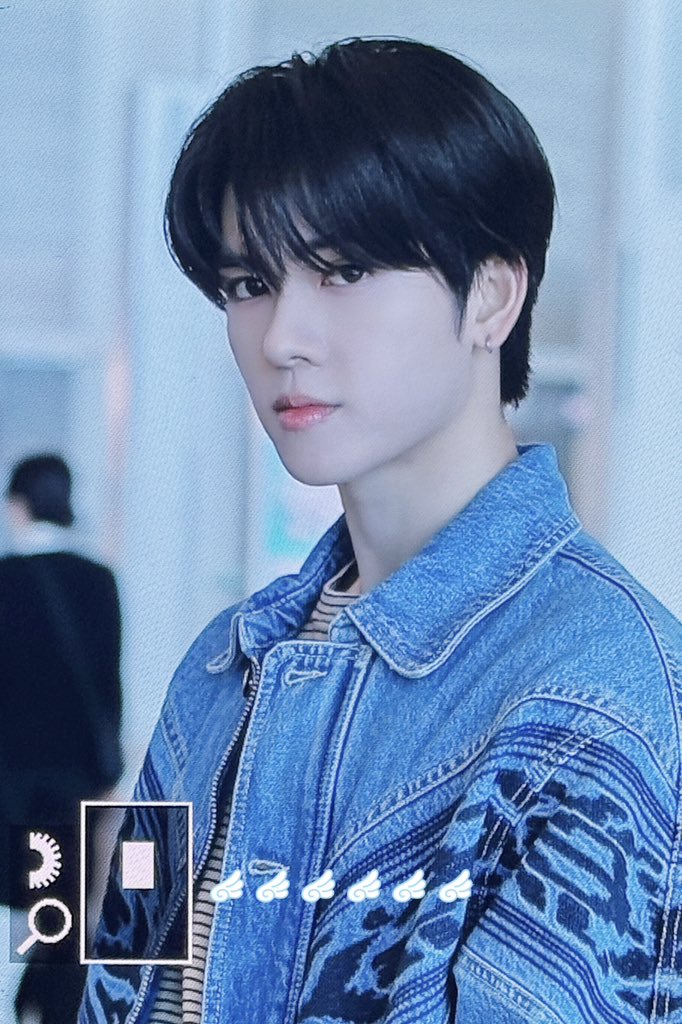 fluffy_0411's tweet photo. 260303 🇫🇷✈️📚
#POW #파우 #요치 #YORCH https://t.co/gVd0GIRnFY