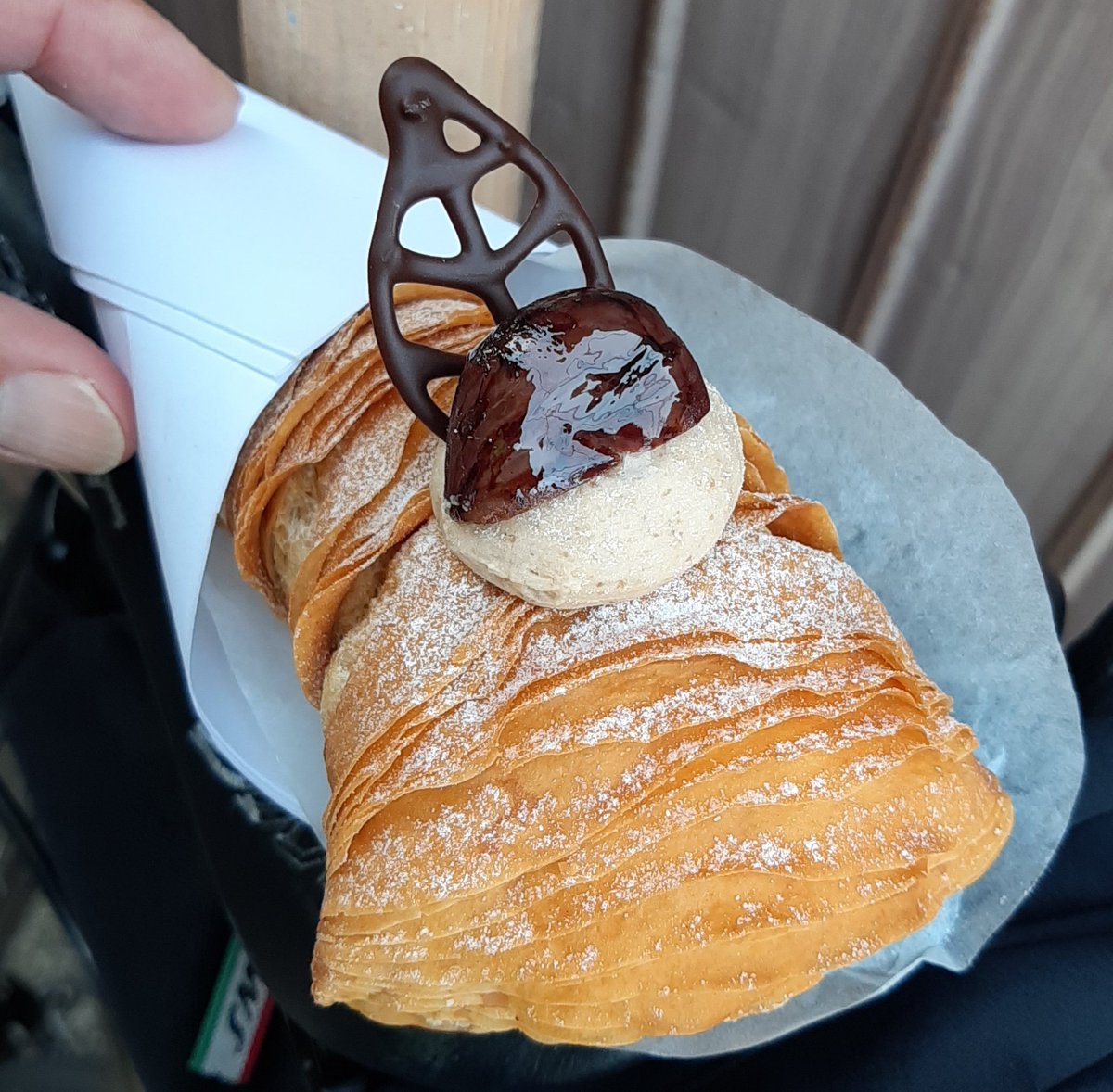 Breveider's tweet photo. 今回は以前から気になっていたアラゴスタを食べることができて、嬉しかった。パリパリが美味しい。 https://t.co/OARSQwMUlF