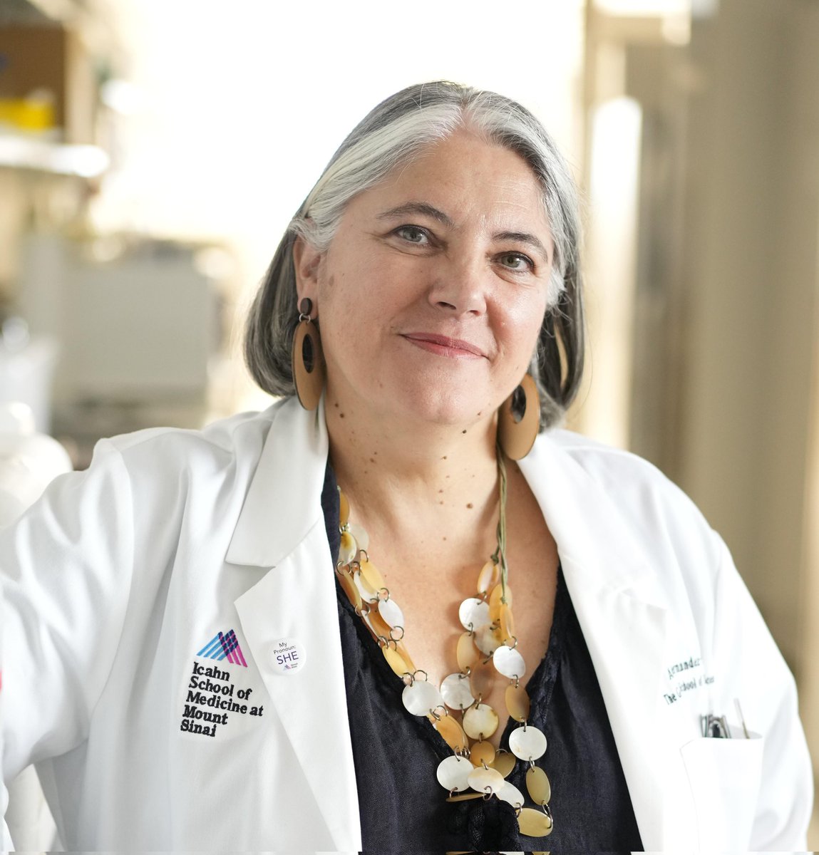 JuliaNoriega13's tweet photo. 👩‍🔬 La cacereña #AnaFernándezSesma es una de las virólogas más influyentes @SesmaLab

🔬Dirige el Departamento de Microbiología del Icahn School of Medicine, Mount Sinaí

📋Declaración de la renta @UCE_Extremadura

📚 "Una aventura al pastel" @EditoraEx 

📻@MediodiaRNE @RTVE_Ext https://t.co/qlpAcDTHYb