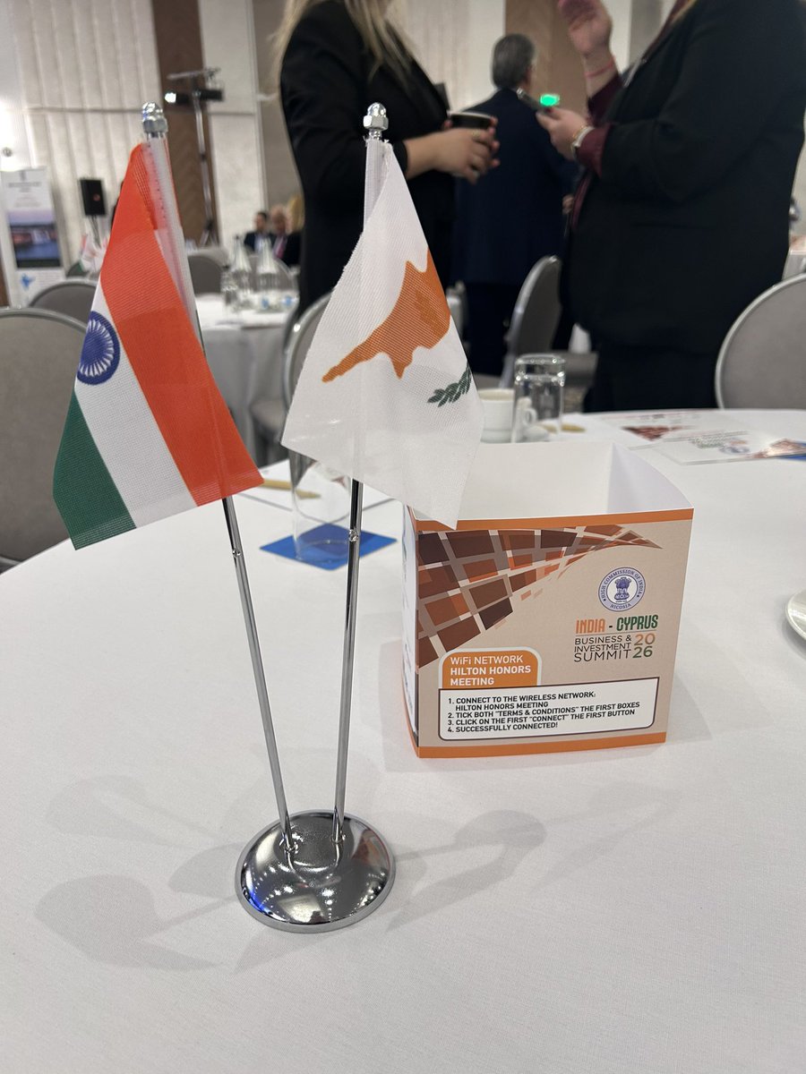 CHRISTINA VONIATIS tweet media