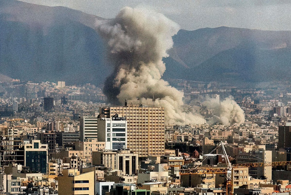 Le Parisien tweet media