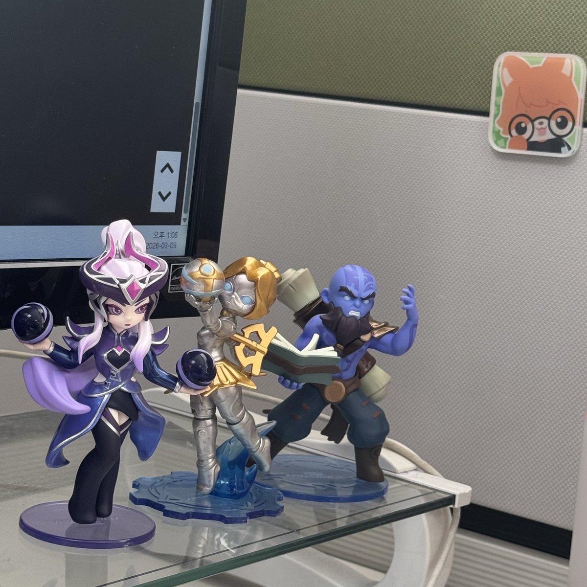 조이 아지르 있으면 악장 완성인뎁
(번장을 뒤져보며)