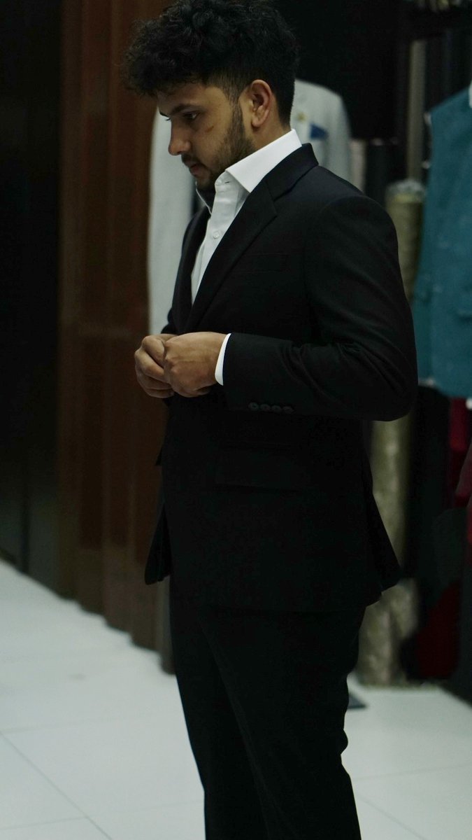 The Timeless Jet Black 
Bespoke craftsmanship by Stylo’s Collection
📍 Location: 400/9, Sukhumvit 22, Klong Toei, Bangkok (Corner of Sukhumvit 22)
🌐 Website: stylocollection.com
Line: lin.ee/AvnOW1N1
WhatsApp: +66 (0) 86 338 8762 | +66 (0) 89 783 6661
#besttailor