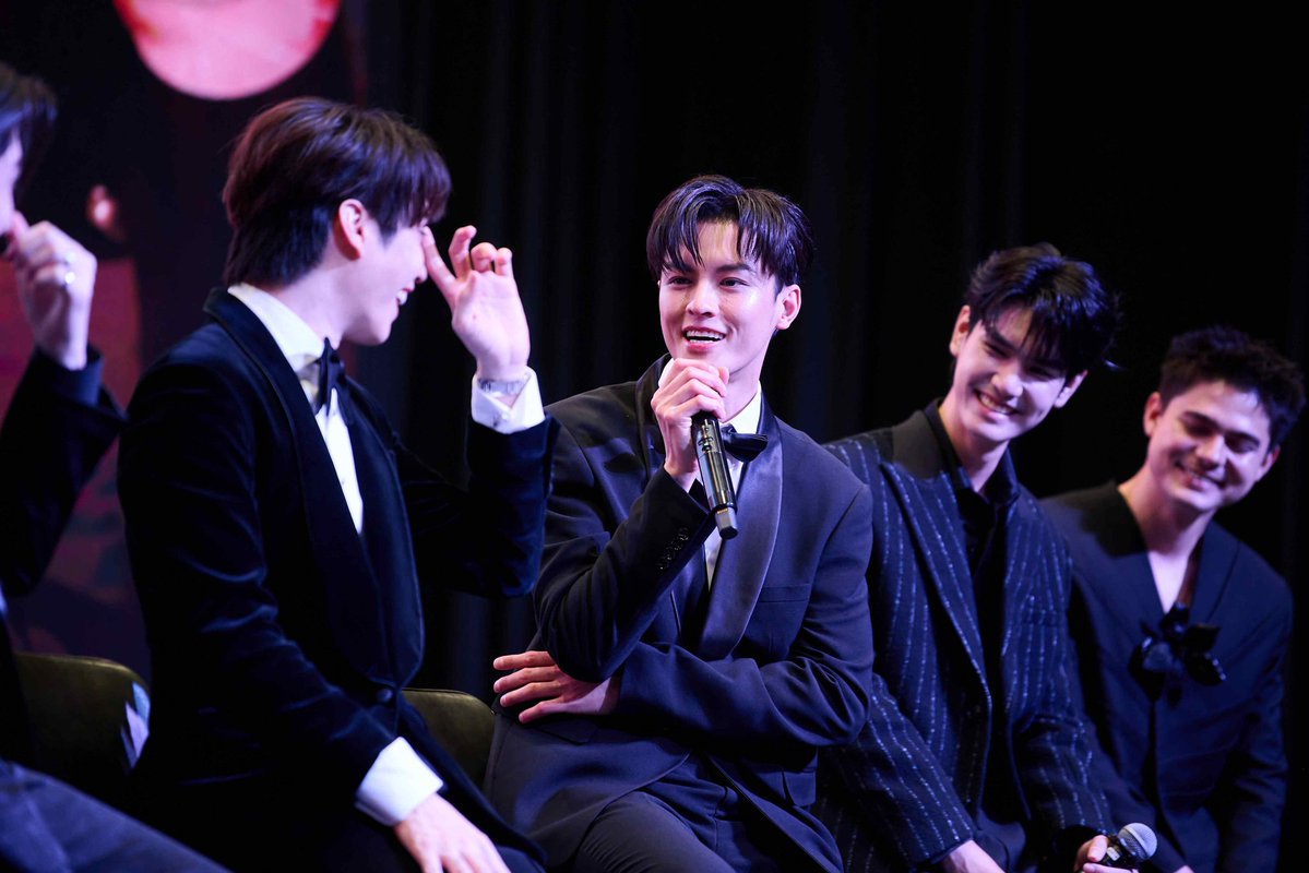 “มาสุ-ตี๋ ธนพล” เปิดสตาร์ทความฟินกลางกรุง!!

โชว์เคมีหวานสะเทือนทั้งฮอลล์ในงาน “Love Like A Bike Pre-Screening”

#LoveLikeaBike #ปั่นไปให้ถึงรัก
#SclassEntertainment
#Masu_ms #TEeThanapon 
#MasuTee

▶️ facebook.com/share/p/15bUs1…