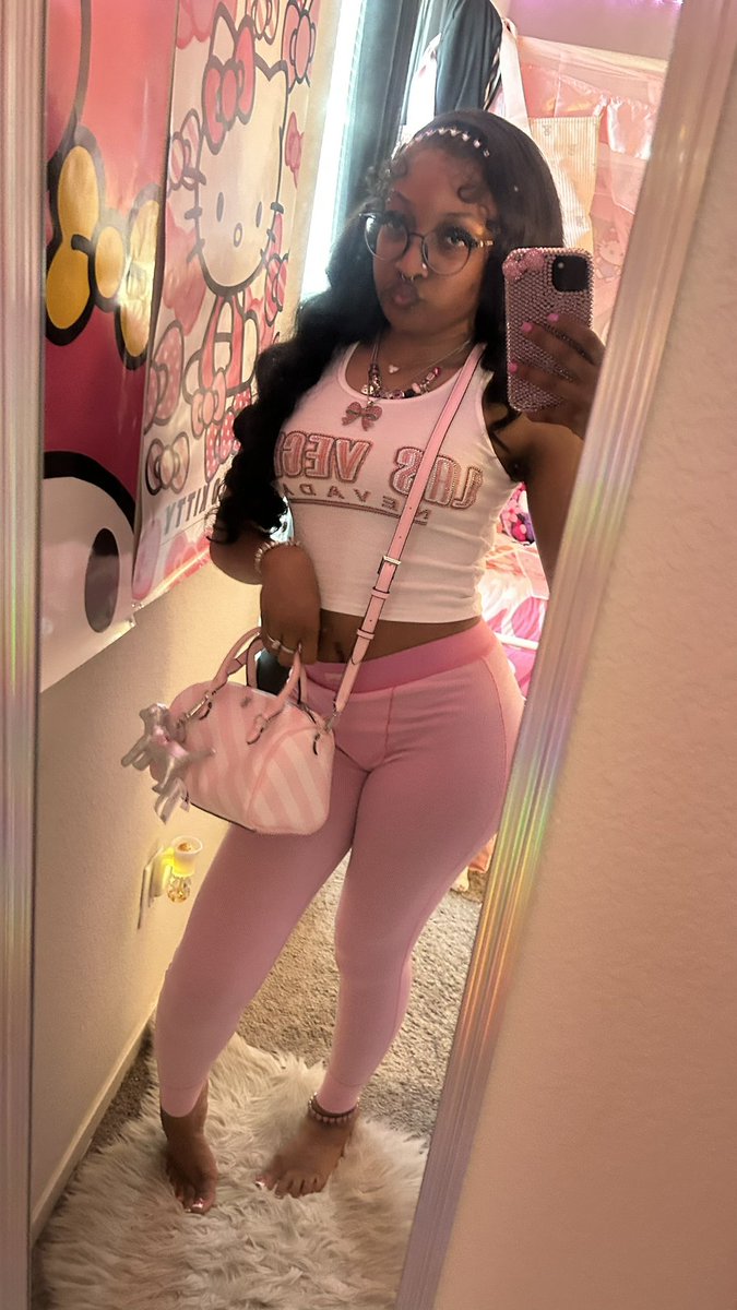 fineblkgirl's tweet photo. 🎀 https://t.co/UQucc8wPdm