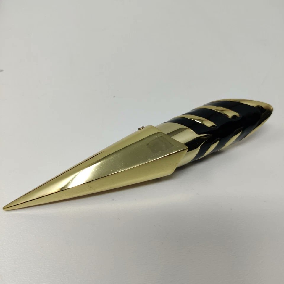 OMFG this is the coolest shit i seen all day this replica of  Soi Fon's Shikai is insane