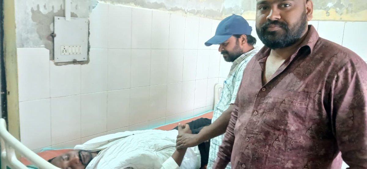 जनपद बहराइच, थाना फखरपुर क्षेत्र के ग्राम भिलौरा वासू में भीम आर्मी के संघर्षशील साथी नरेंद्र भानु पर हुआ कायराना हमला लोकतांत्रिक मूल्यों पर सीधा प्रहार है।

मेरी वीडियो कॉलिंग के माध्यम से पीड़ित पक्ष से विस्तृत वार्ता हुई है। गंभीर रूप से घायल साथी अस्पताल में उपचाररत हैं।