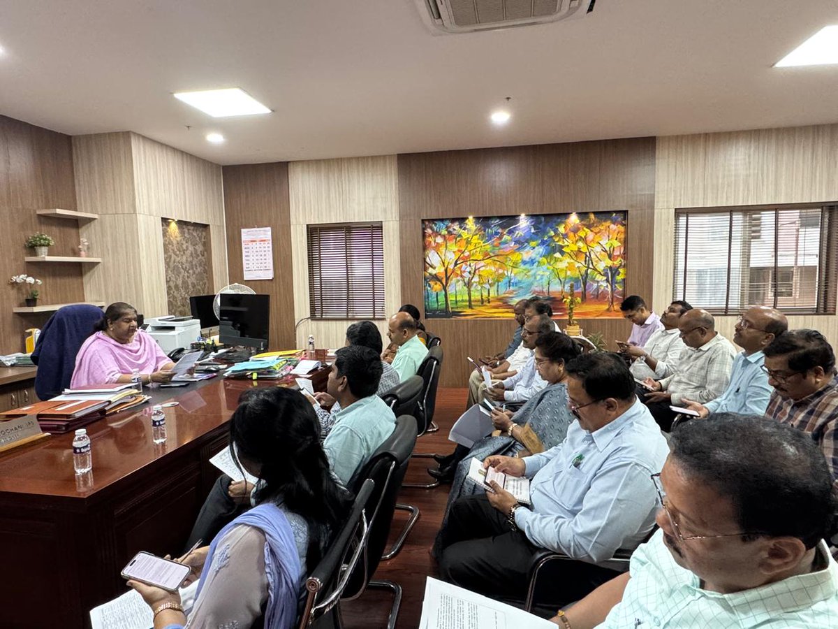 cgsthydaudit1's tweet photo. Images of meeting on Seva Sankalp Resolution by all the officers of Hyderabad Audit-I Commissionerate organized by Smt A.S. Meenalochani, Commissioner on 02.03.2026 https://t.co/hBNwj4JYde