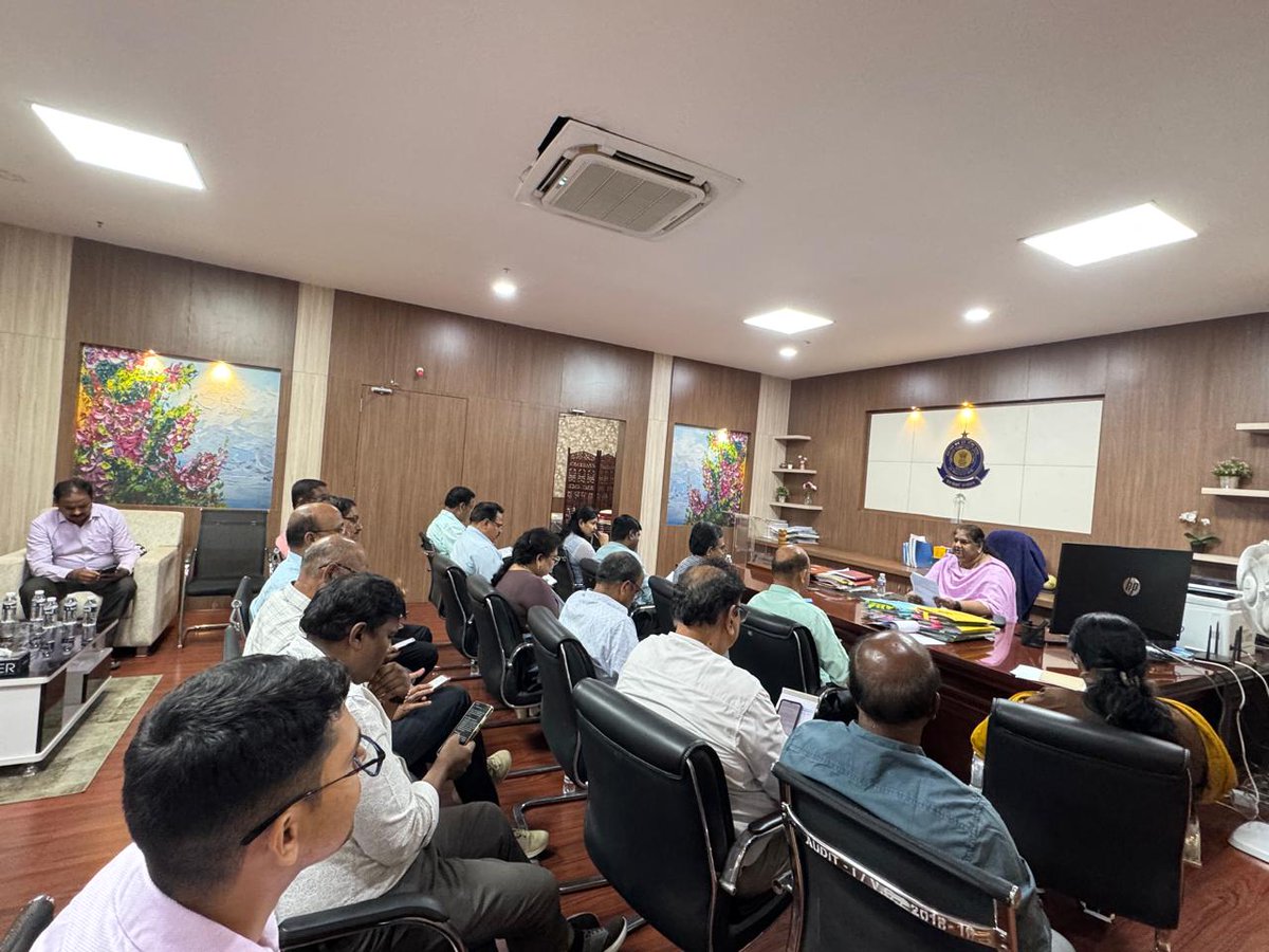 cgsthydaudit1's tweet photo. Images of meeting on Seva Sankalp Resolution by all the officers of Hyderabad Audit-I Commissionerate organized by Smt A.S. Meenalochani, Commissioner on 02.03.2026 https://t.co/hBNwj4JYde