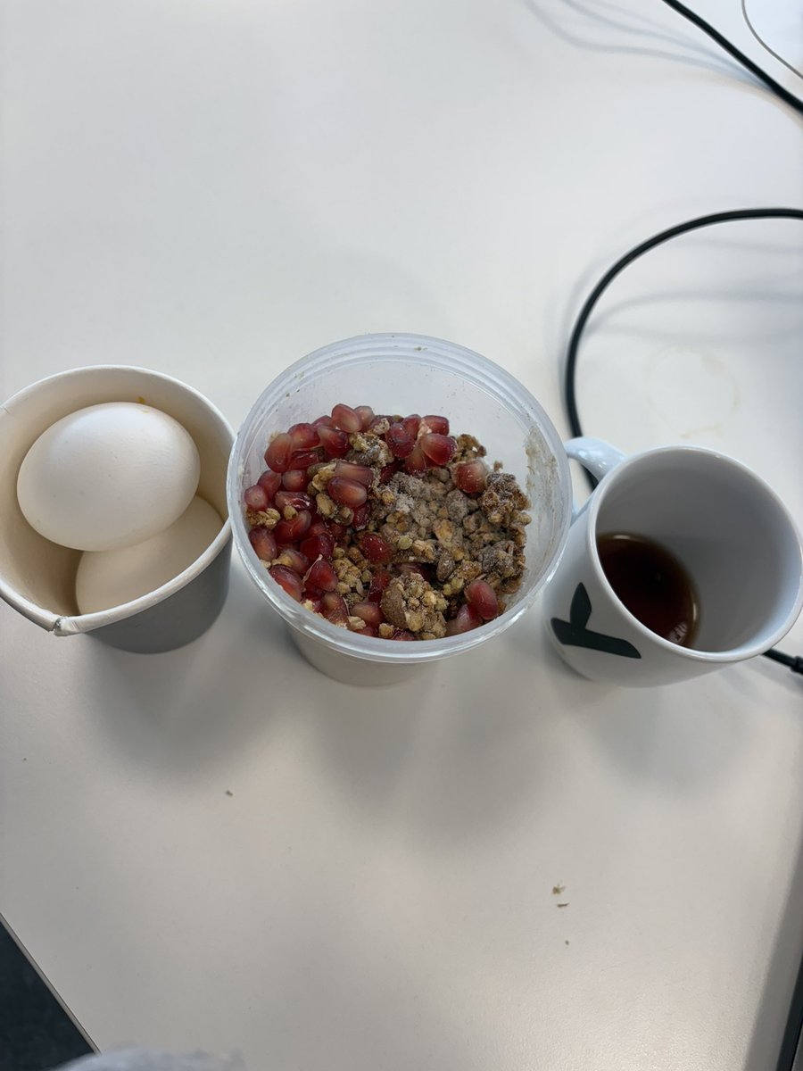 3 aktarma şirkete gittim yanımda yulafım ve haşlanmış yumurtam. Öyle bir sabah.