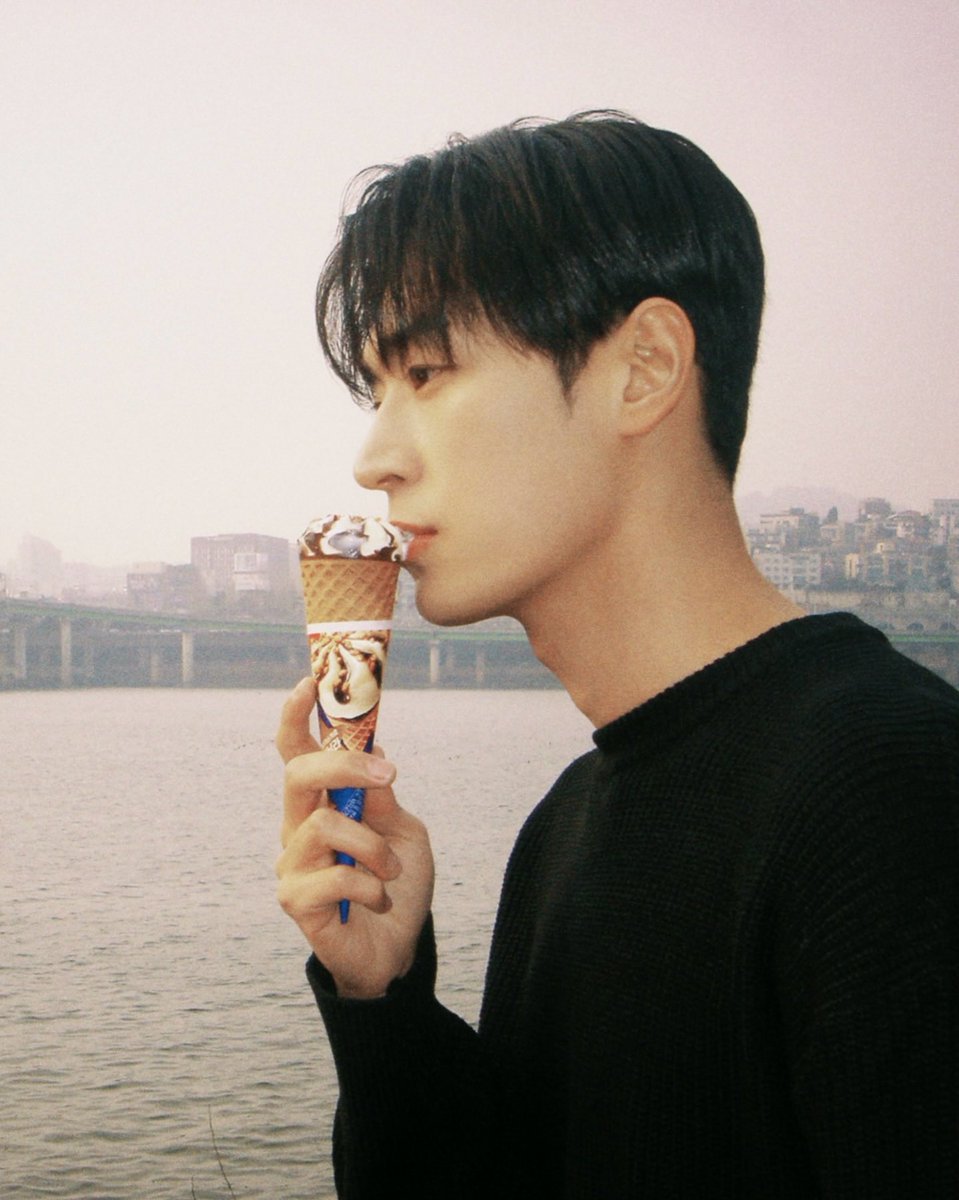 0lgx2's tweet photo. 누군가에겐흑역사인데뷔초사진
회피안하고10년만에재현<씹고트상남자로밖에안보임 https://t.co/pCXJog2irp