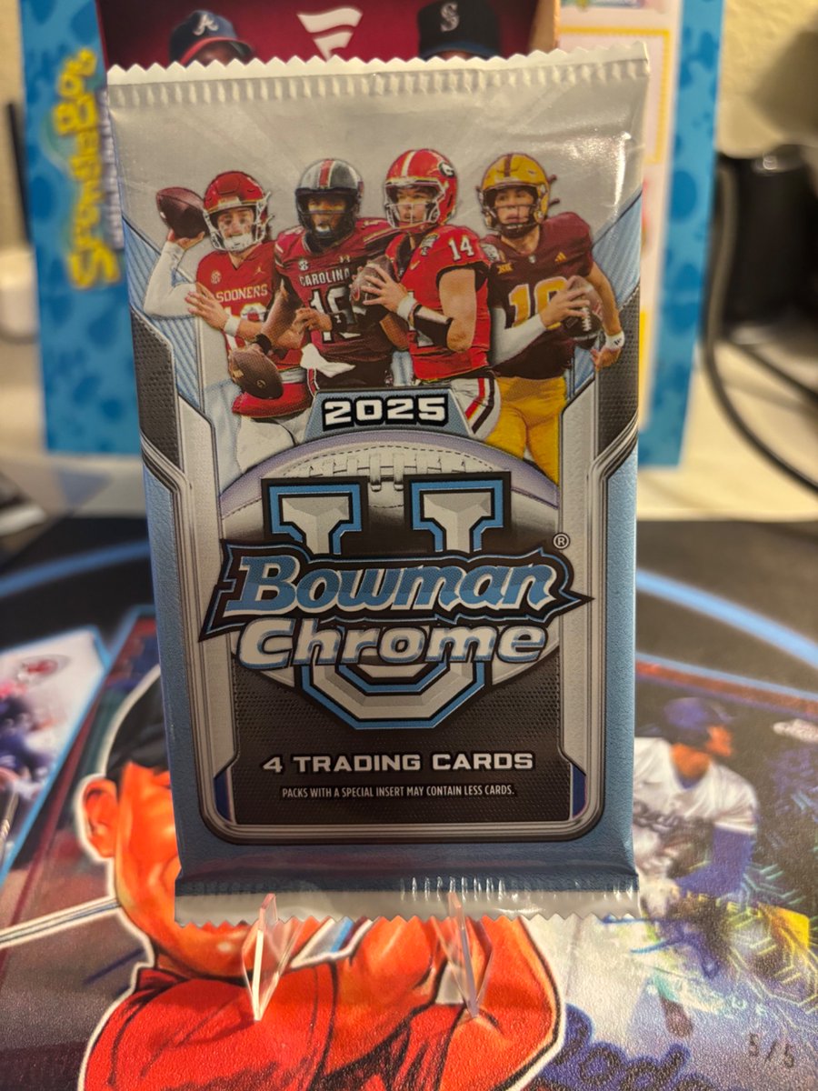 du47222292's tweet image. Who wants a chance at this Bowman U pack?
*Who’s the best player in ‘26?
I’ll pick someone Sunday! 
#Topps #Panini