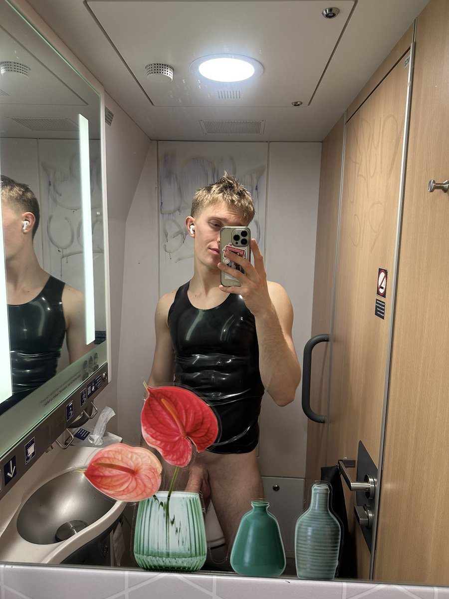 Jónas (but spicy) ✨ tweet media