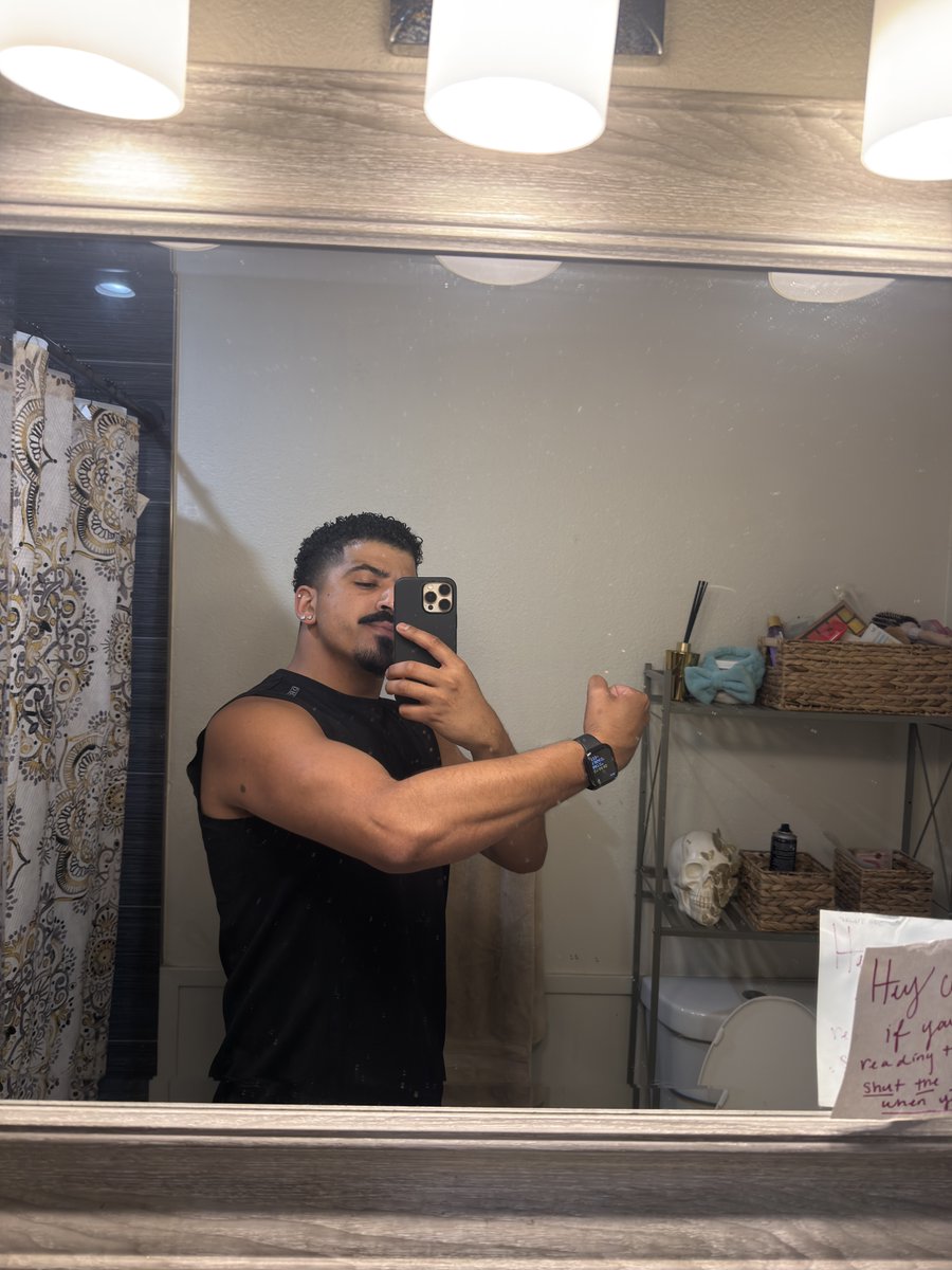 тαυяυѕ кιηg tweet media