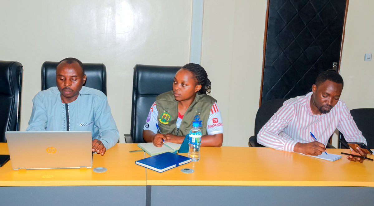 GatsiboDistrict's tweet photo. Muri iki gitondo, Ubuyobozi bw'Akarere bwagiranye ikiganiro n'itsinda rya @statisticsRW ririmo gusuzuma imihigo y'Akarere hagamijwe kurebera hamwe ibyagaragaye mu bugenzuzi bw'isuzuma ry'imihigo y'Akarere 2025/2026 n'ingamba zo kwihutisha ishyirwa mu bikorwa ryayo.@RwandaLocalGov https://t.co/vNru9n8S1P
