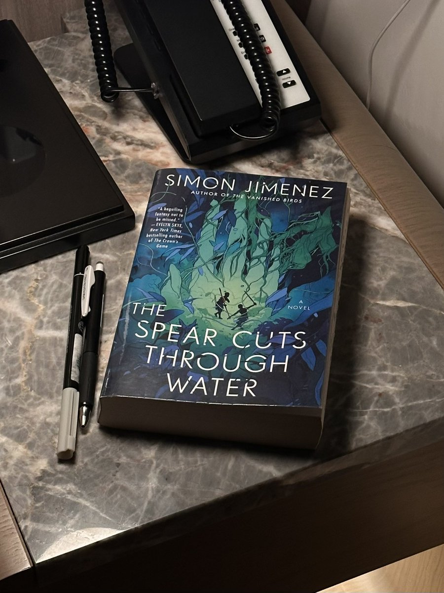luneillei's tweet photo. i need everyone to trust me and read spear cuts through water 🙏🏻this book needs more love and appreciation 🥹🥹 https://t.co/2OSlS68pJi