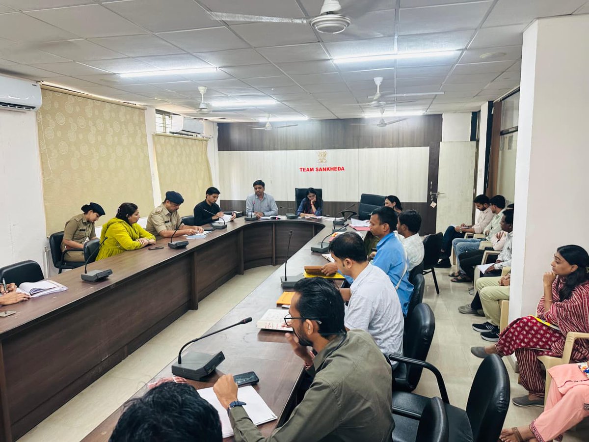 "સેવાસેતુ કાર્યક્રમ ૨.૦ (ગ્રામ્ય) ના સુચારૂ આયોજનના ભાગ રૂપે આજ રોજ સેવાસદન સંખેડા ખાતે મીટીંગનું આયોજન કરી અધિકારી/કર્મચારીઓને જરૂરી સુચન કર્યું. <a href="/CMOGuj/">CMO Gujarat</a> <a href="/collectorcu/">Collector Chhotaudepur</a> <a href="/InfoGujarat/">Gujarat Information</a> <a href="/infocugog/">Info ChhotaUdepur GoG</a>