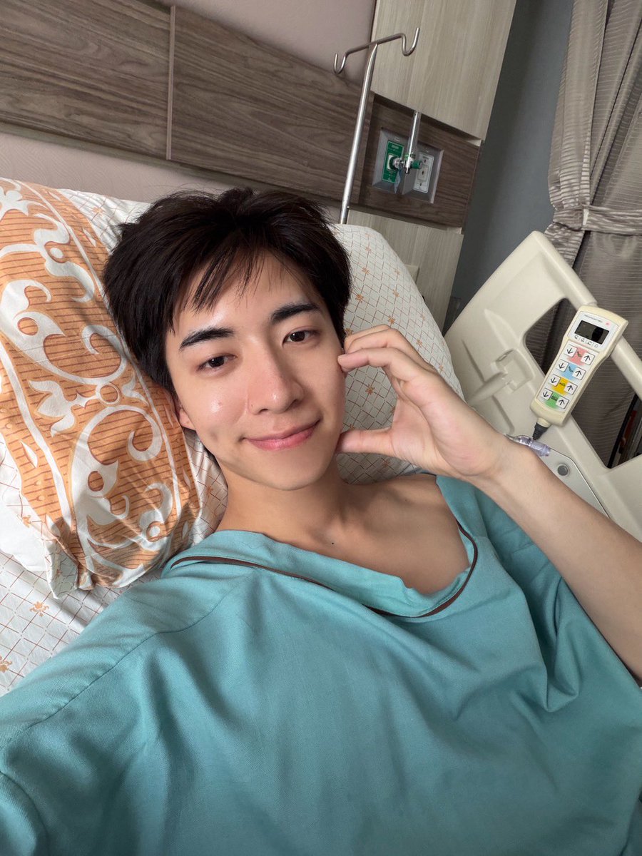 ไม่ต้องห่วงน้าาา ยังแอคได้อยู่ 😎 จะรีบหายนะค้าบ ขอบคุณทุกความห่วงใยจากทุกคนครับ