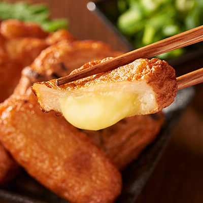 agetateya's tweet photo. 揚立屋の一番人気はチーズ入り♪
調理不要！届いたらそのままパクっとお召し上がりいただけます♪電子レンジでチンしたり、オーブントースターで温めて中のチーズをトロッとさせるとより美味しい♪(^^)/
https://t.co/y05PKbdWwU https://t.co/JZ17CSY2fL