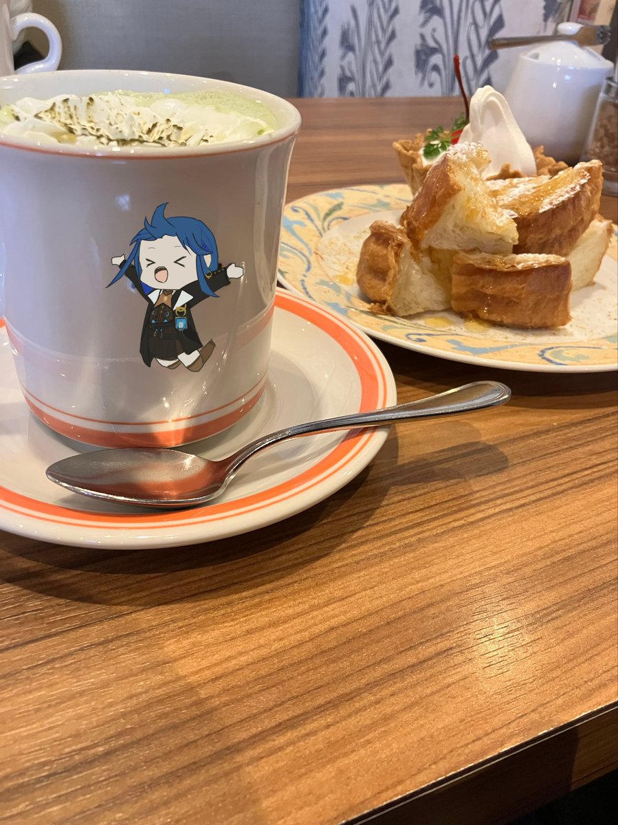 喫茶店へ行った！ 抹茶ラテ飲んだよ☺️ デニッシュとソフトが合ってて