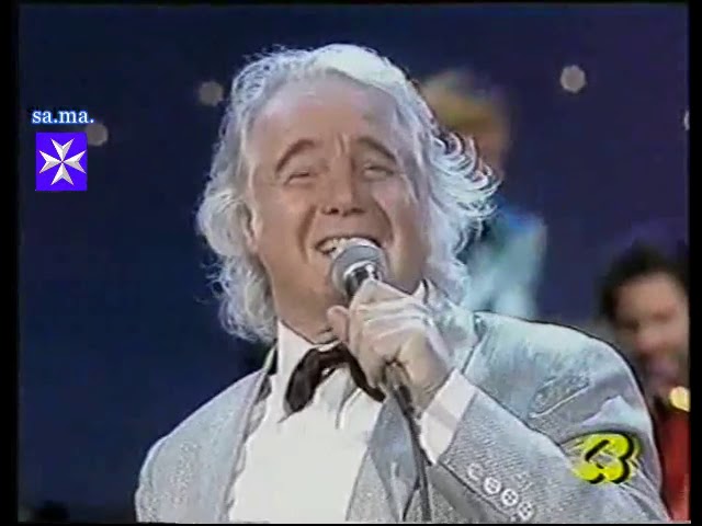 mariobianchi18's tweet photo. Il #3marzo 1925 nasceva #JoeSentieri nato Rino Luigi. Si avvicinò alla musica dopo che gli fu regalato un mandolino. Esordì al Musichiere nel 1959 con Milioni di scintille poi Quando vien la sera. Esponente degli "urlatori", faceva un saltino al termine delle proprie esibizioni. https://t.co/z2whNFhqiR
