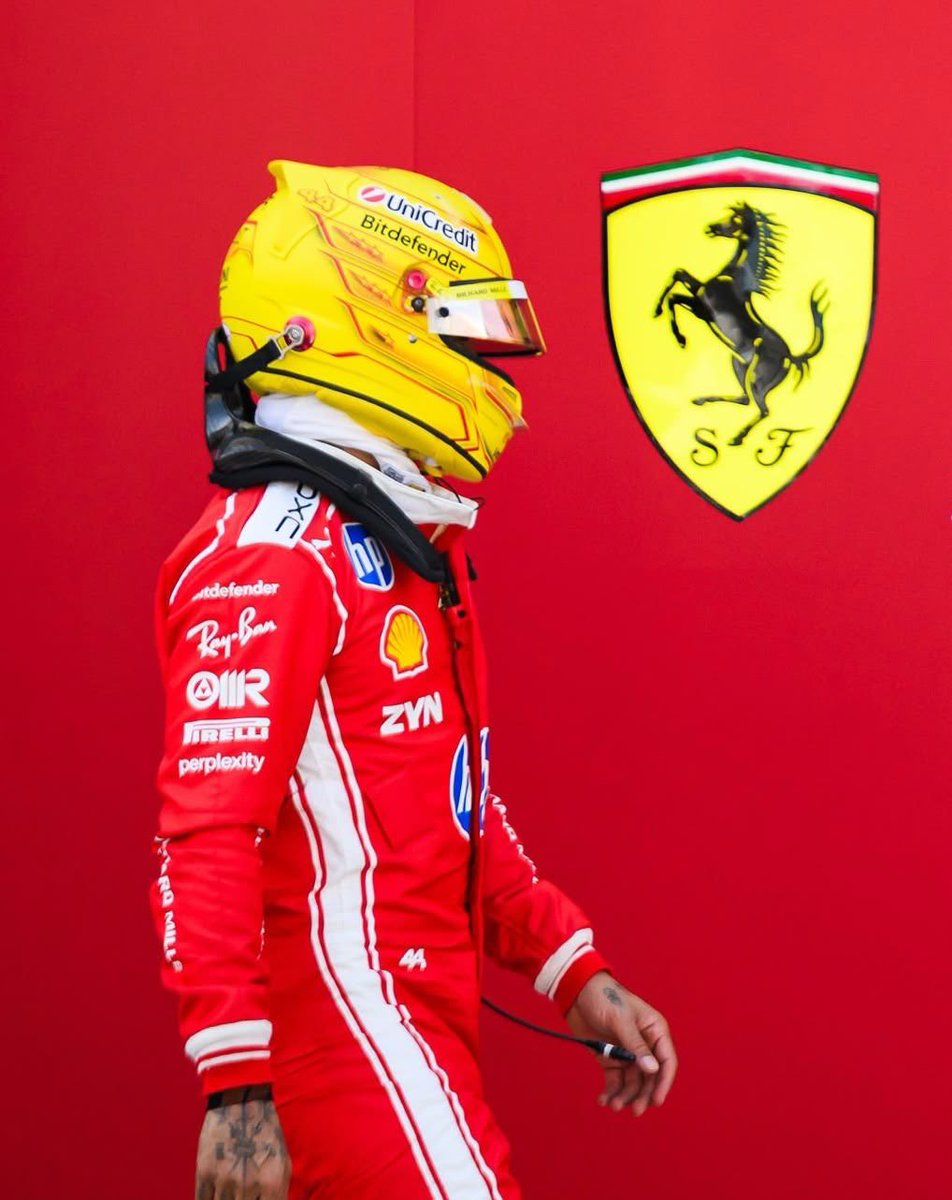 FerrariF1FRA's tweet photo. 🔴 Ferrari : quelques déclarations de Lewis Hamilton lors de son entretien exclusif avec @danielesparisci.

- « Pourquoi les Tifosi doivent avoir confiance cette année ? Leur empathie est incroyable, dans les bons comme dans les mauvais jours. Nous ne pouvons rien promettre, mais il suffit de faire un tour ici (au siège de Ferrari) pour mesurer les efforts considérables fournis par chaque personne. L'année du Cheval offre l'occasion d'une renaissance et, d'un point de vue technique, tout le monde repart de zéro en F1. Il n'y a rien de plus excitant, c'est magnifique ».

- « Battre Leclerc ? Je ne vois pas les choses ainsi, Ferrari est unique : en Italie et à l'étranger, les gens la suivent comme une religion et l'aiment comme le pape. Mon objectif n'est pas de diviser les fans, nous voulons tous les deux gagner et il est clair que je voudrais être celui qui y parvient et je travaille pour cela. Mais l'équipe passe avant tout. Charles est un pilote phénoménal par sa façon de conduire, par son éthique, et il est là depuis 8 ans. Mais j'arrive différemment dans ce championnat ».

- « Cela fait 14 mois que je travaille sur la monoplace 2026, sur le simulateur et avec les ingénieurs. Contrairement à la précédente, que j'ai trouvée déjà conçue et sur laquelle je ne pouvais changer que très peu de choses, cette voiture porte un peu de mon ADN, ce qui m'enthousiasme beaucoup ».

- « Les tests n'ont pas révélé grand-chose, tout le monde s'est caché derrière le carburant. J'ai appelé Toto Wolff chez Mercedes et Zak Brown chez McLaren pour essayer de comprendre ce qu'ils avaient compris, mais je n'ai obtenu aucun résultat. Quoi qu'il en soit, j'ai une certitude : après ce que nous avons vécu l'année dernière, nous pouvons faire face à n'importe quelle situation. Cette équipe a tout pour gagner, nous devons mener à bien notre travail avec les supporters. Plus facile à dire qu'à faire, mais je suis venu chez Ferrari parce que j'y croyais et j'y crois toujours ».

(https://t.co/HxOr24zWqk)