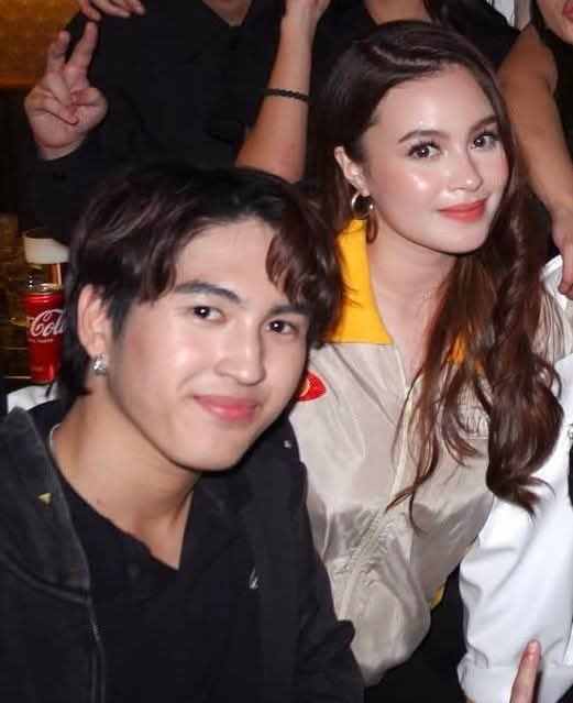 allforkryston's tweet photo. Four months of laughter, stolen glances, and hearts beating in sync. 🫶
From inside the PBB house to outside world, Kryston keeps proving that genuine connection never fades.

 Happy 4th monthsary Stunners!

#KrysTon #KrystalMejes #AntonVinzon https://t.co/NO32uE9kgG