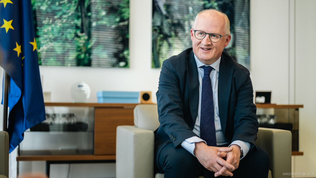 The ECB will be closely monitoring developments in the Middle East, says Chief Economist Philip R. Lane.

The scale of the impact and the implications for medium-term inflation depend on the breadth and duration of the conflict.

Read the interview ecb.europa.eu/press/inter/da…