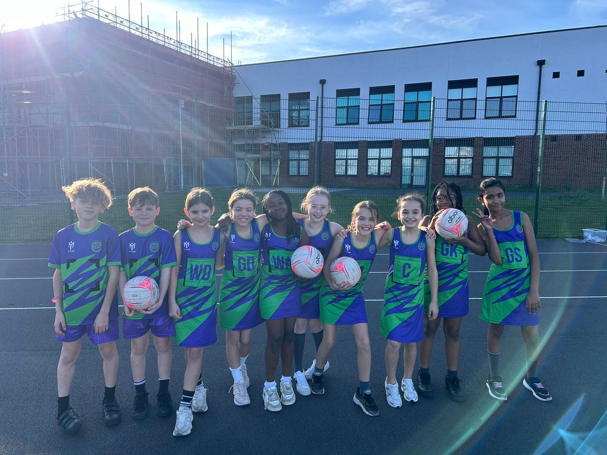 The netball team were delighted to return to action with a league match against Lincewood. Despite defeat, the team showed excellent signs of improvement and grabbed a few goals which they were very pleased with 😃🏐💜💚

#wearechapelhill #netball