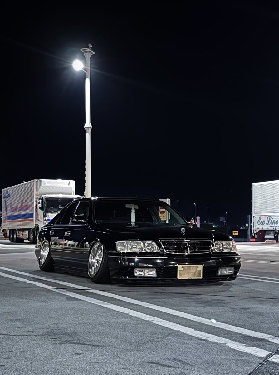 10__25__m's tweet photo. 久々に動かしましたので📸
かっこいいって思ってくれた人〜🙋🏻‍♂️🙋🏻‍♀️

#nissan 
#y33 
#cima https://t.co/zf8FzZzZdm