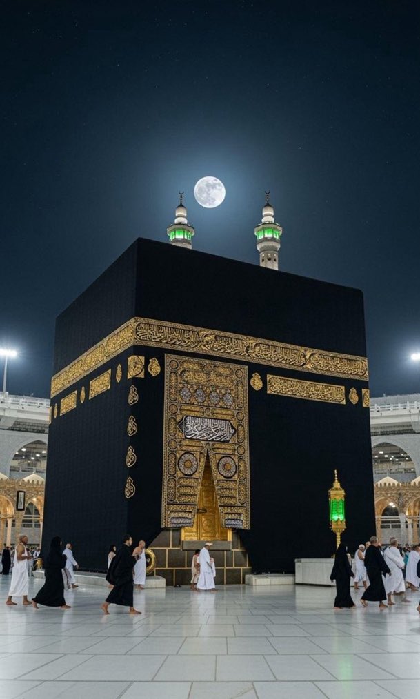 suheylagull4267's tweet image. Kimi insalar Medine'de yaşar, kimi insanların içinde ise Medine yaşar...