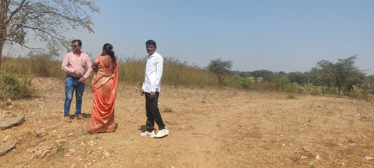 આજરોજ મોરવા હડફ તાલુકાના રસુલપુર ગામે રેવન્યુ સર્વે નંબર 918ની 7158 ચોરસ મીટર પૈકી ૧૯૨૨ ચોરસ મીટર જમીન ઉપયોગ માટે iora   અરજી કરેલ હોય કલમ 65 ની બિનખેતી પરવાનગી મેળવવાની સ્થળની મુલાકાત લીધી <a href="/CollectorGodhra/">Collector Panchmahal</a> <a href="/sdmshahera/">Prant Shahera</a>